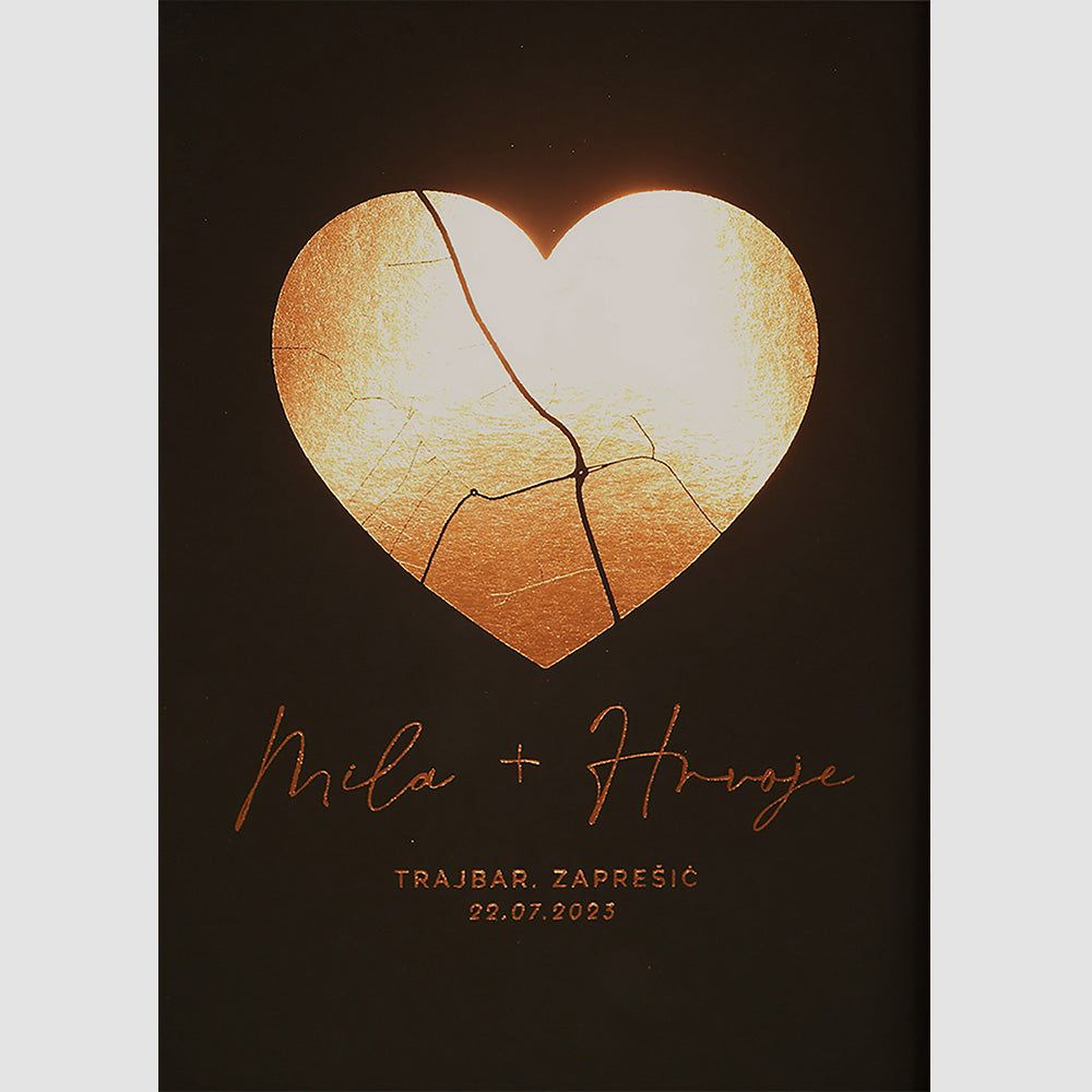 personalizirana karta u obliku srca za parove i metalnom folijom