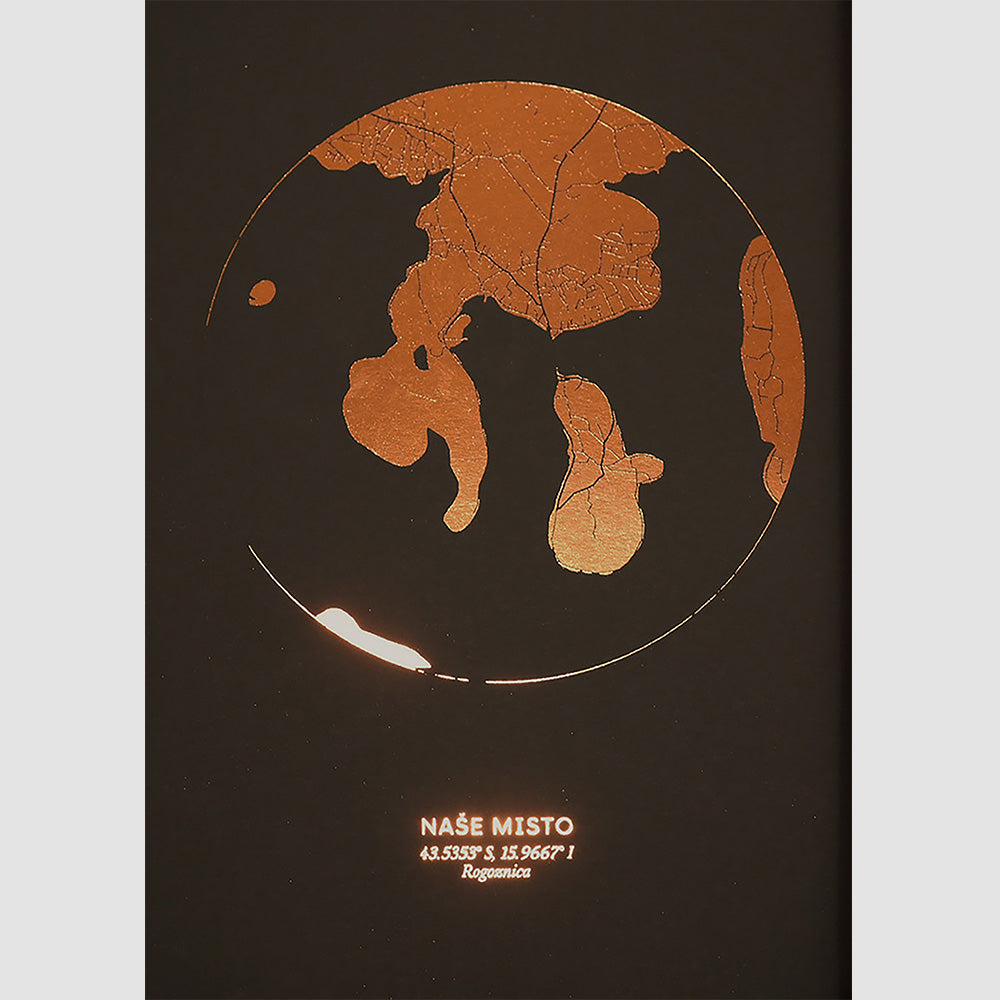 personalizirana karta u obliku kruga s metalnom folijom