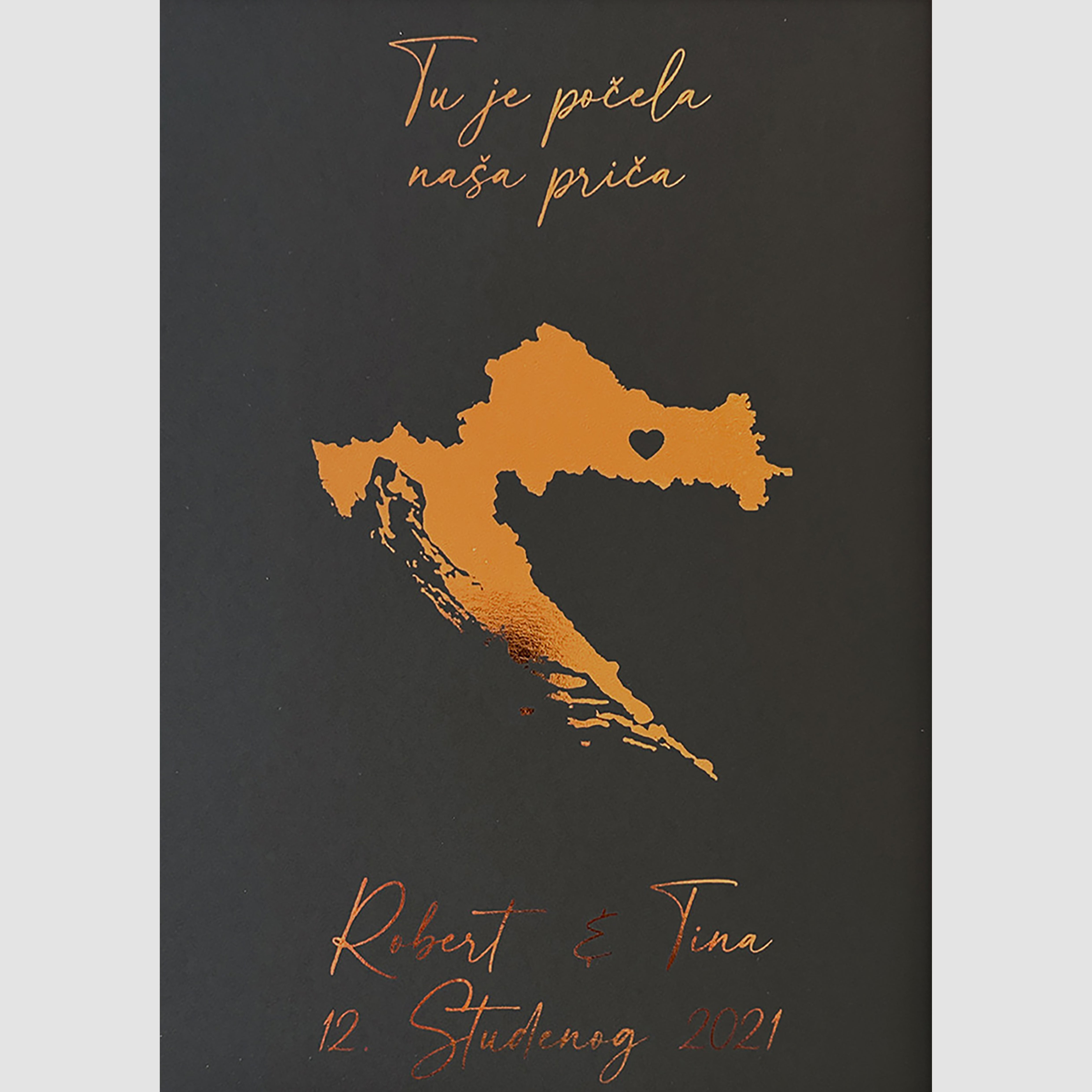 karta s oznakom srca za parove s metalnom folijom