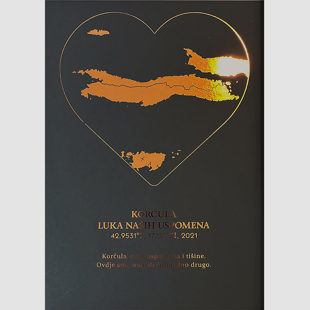 personalizirana karta u obliku srca s metalnom folijom