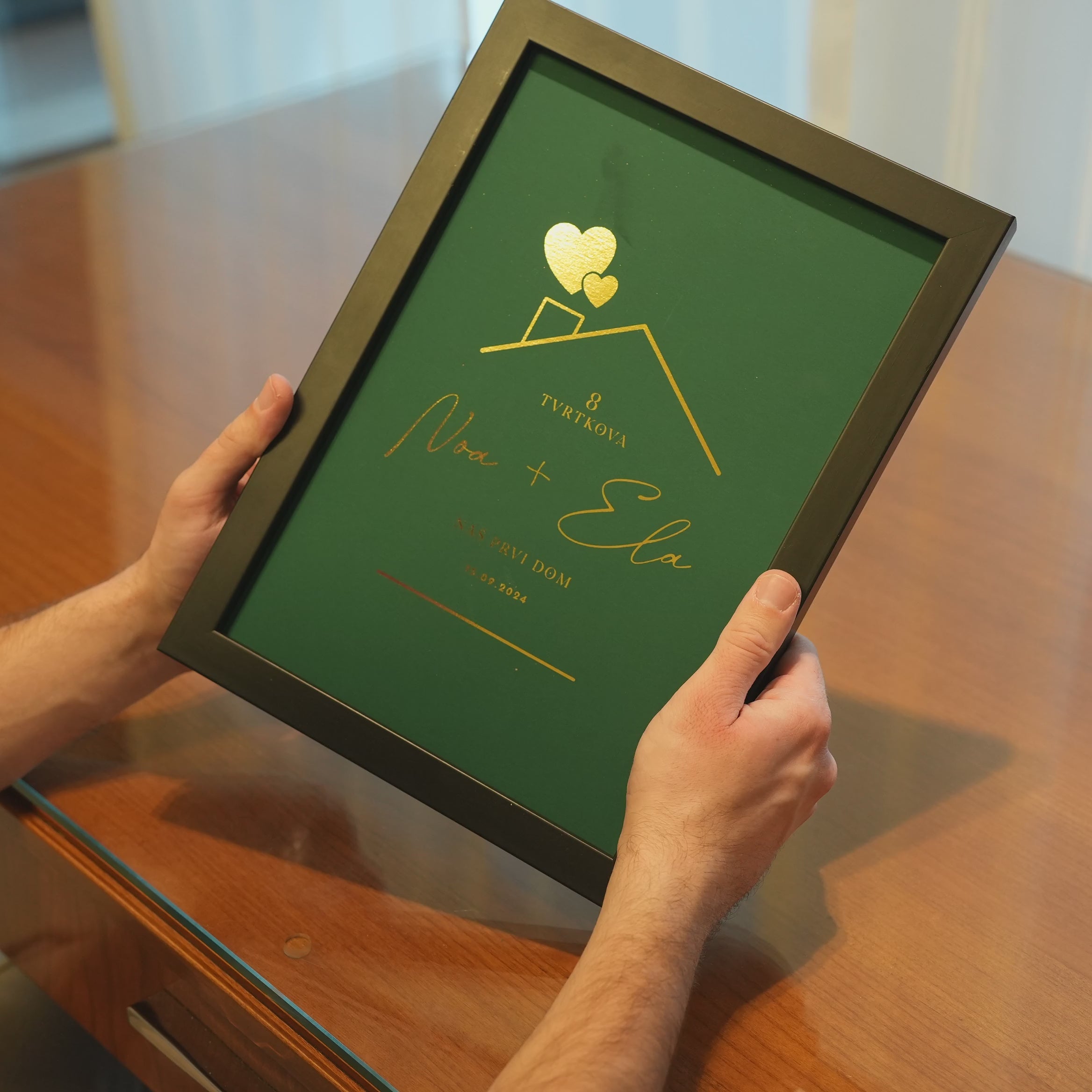 poklon za useljenje s metalnom folijom