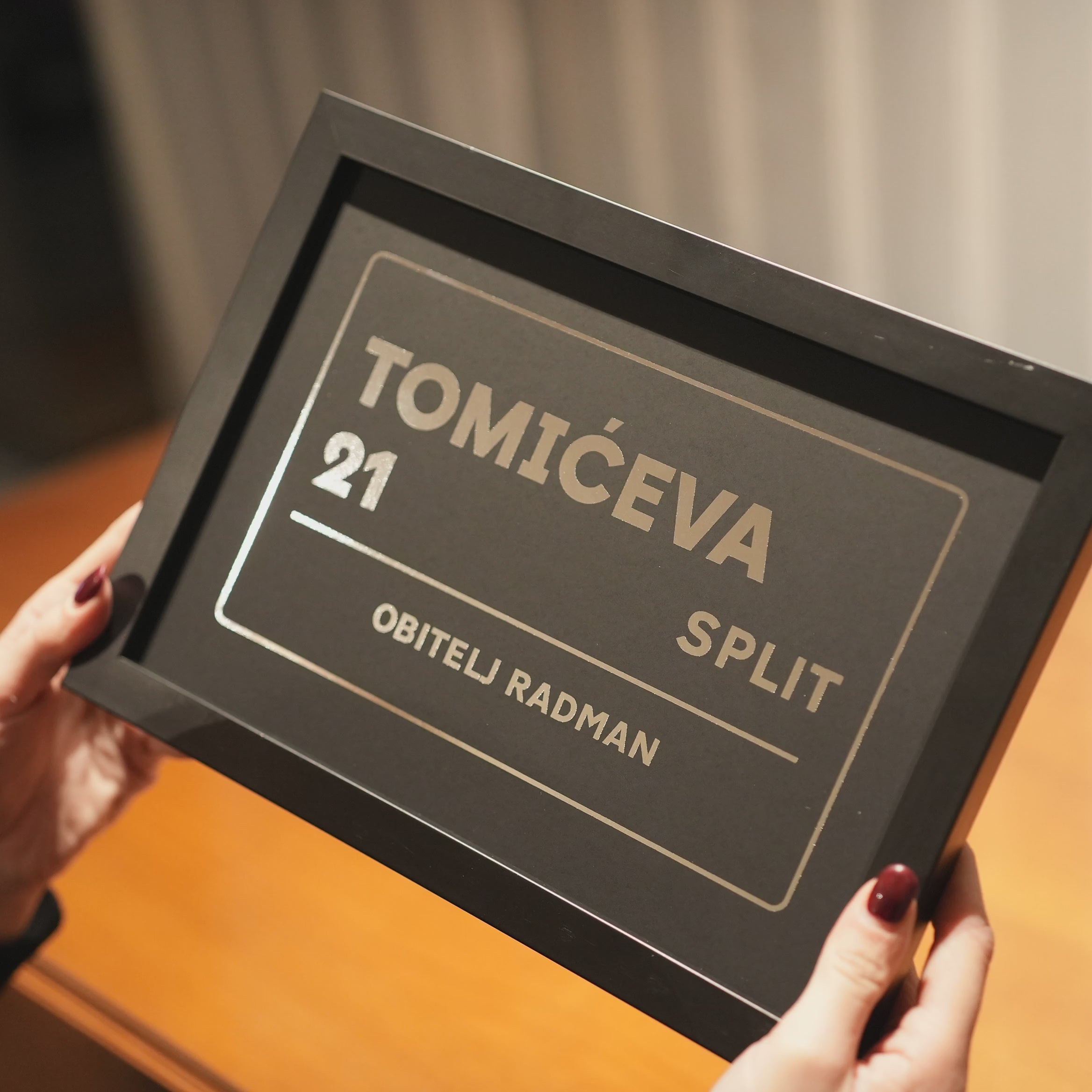 adresa. personalizirani print s metalnom folijom