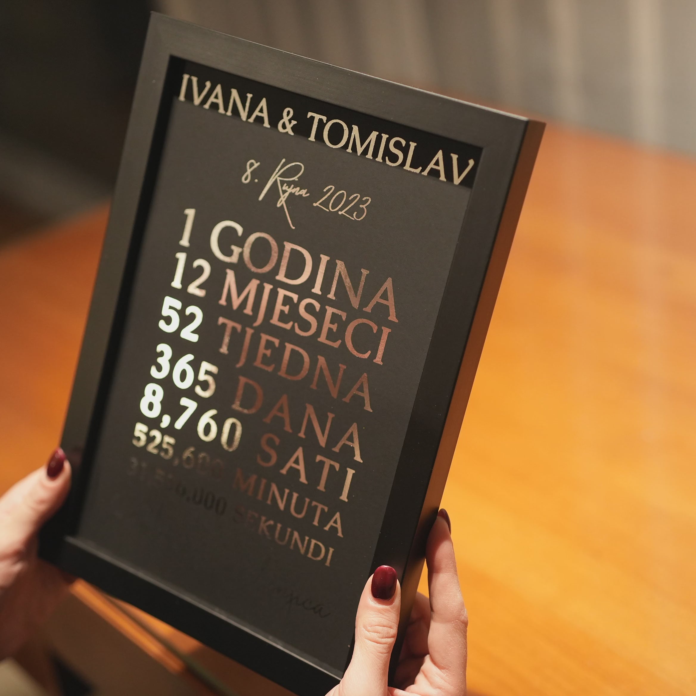personalizirani poklon za 1. godišnjicu s metalnom folijom