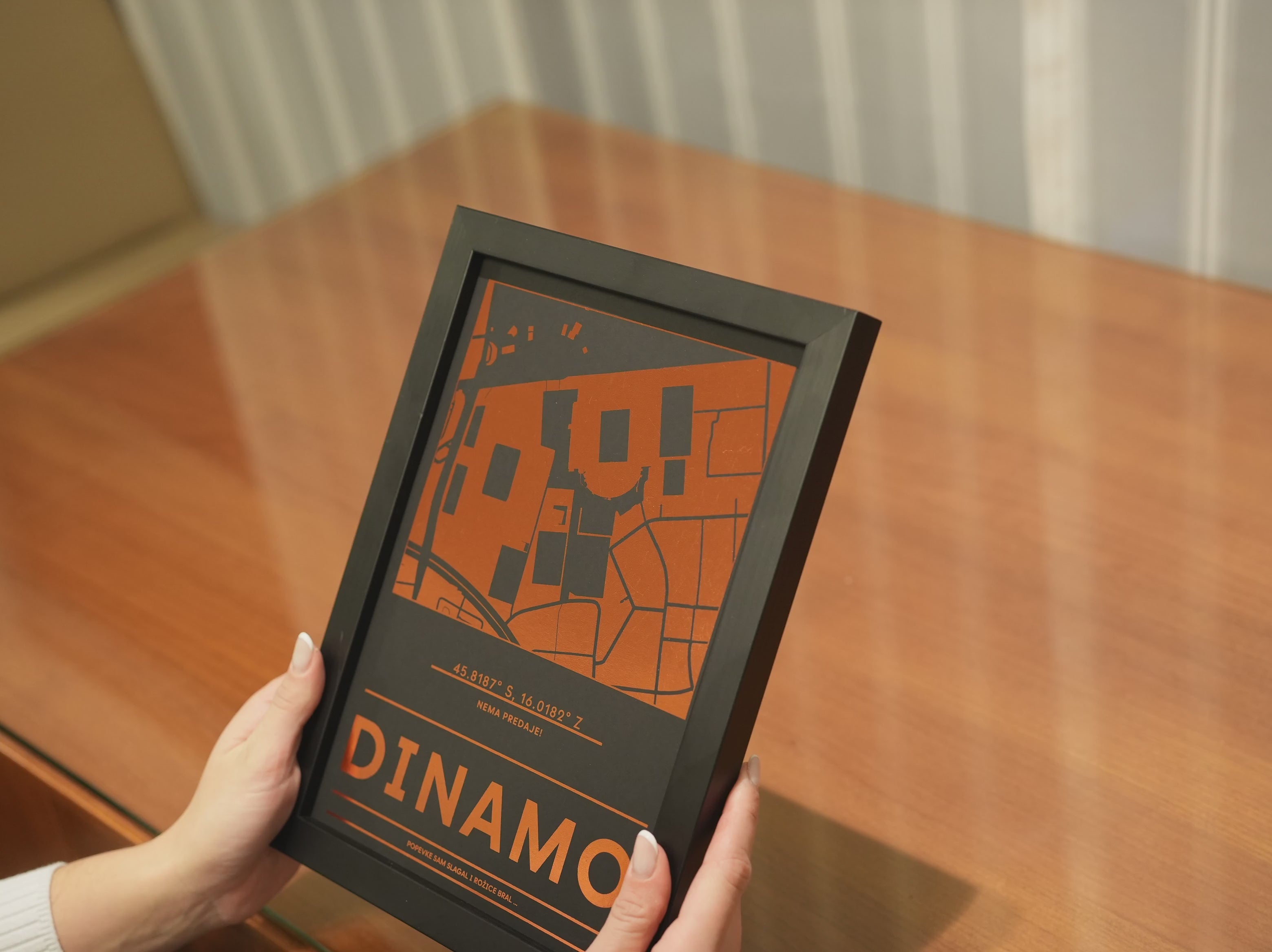 personalizirani print kluba s metalnom folijom i koordinatama