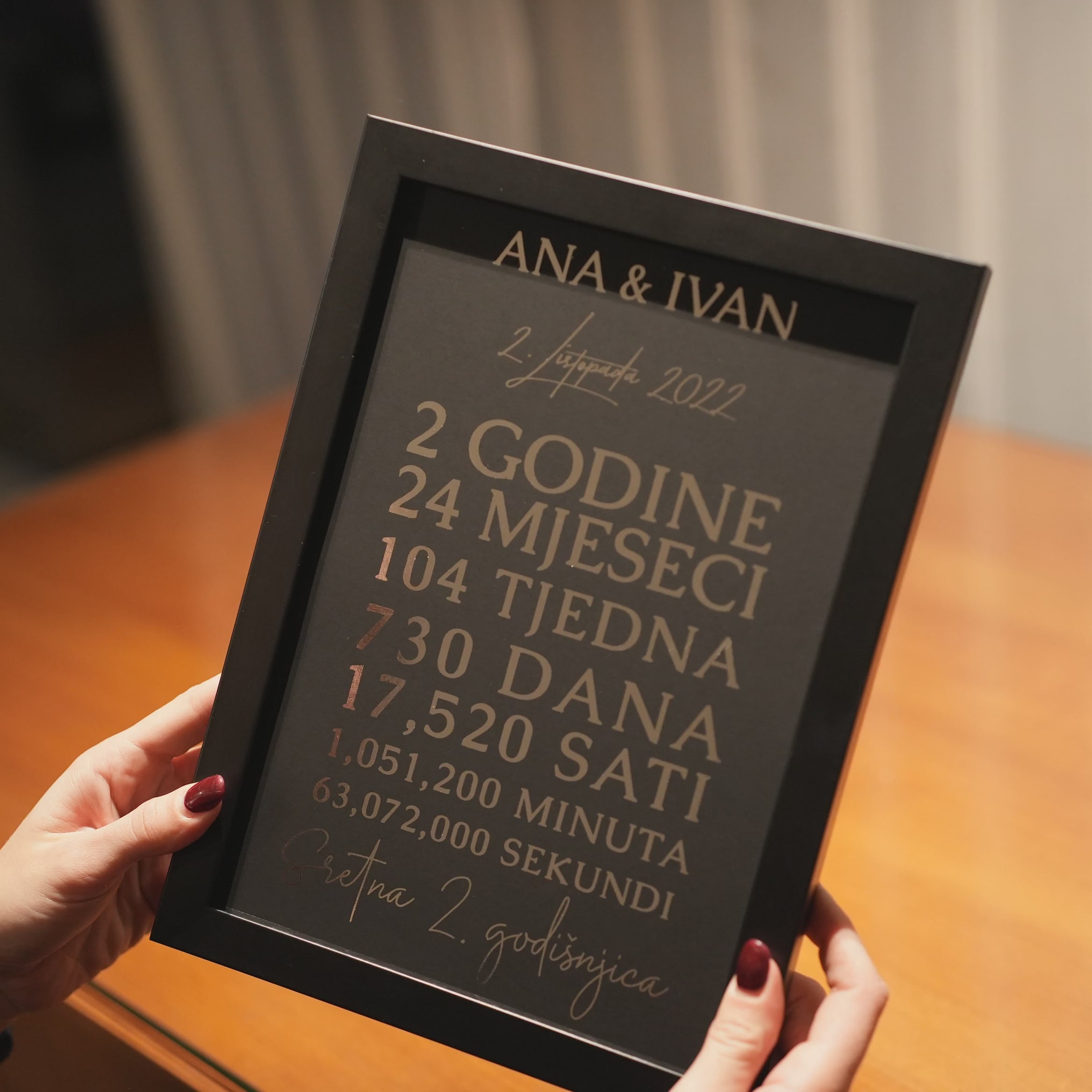 personalizirani poklon za 2. godišnjicu s metalnom folijom